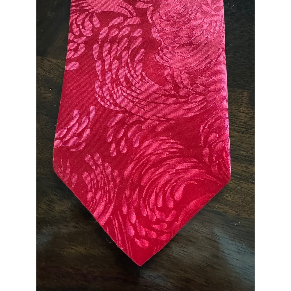 Ambassador Mens Red Floral Paisley Jacquard Necktie Made in USA RN 71729
